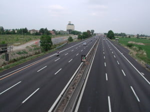 Noi contracte pentru concesionarea de servicii pe autostrăzile și drumurile naționale din România